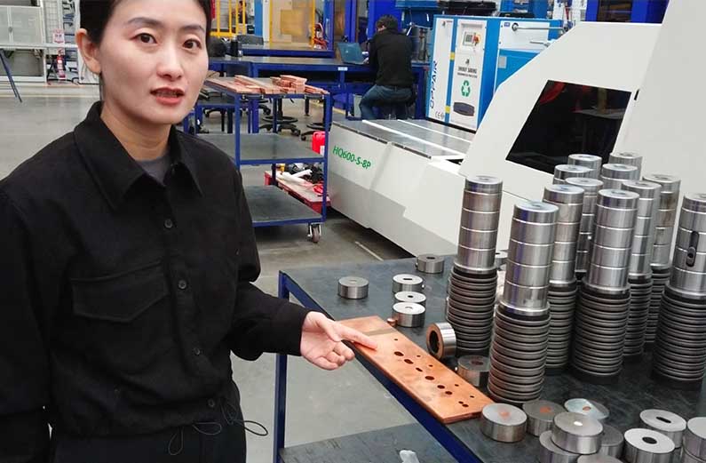 Çin'in en büyük CNC bakır/alüminyum bara işleme makinesi üreticisidir